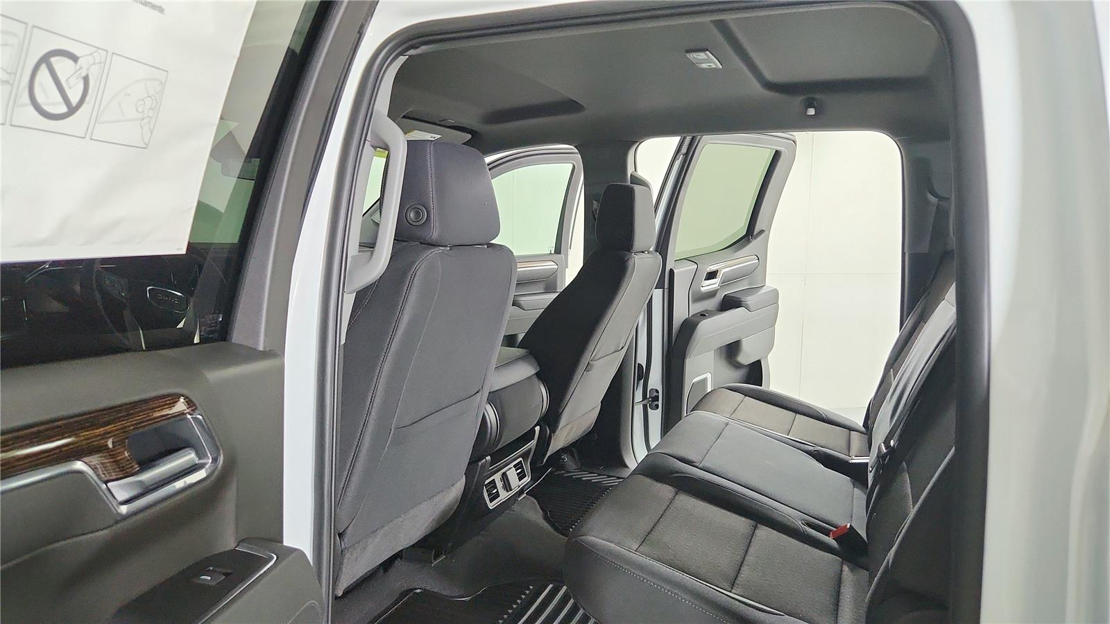 2026 GMC Sierra 1500 SLE - Photo 17