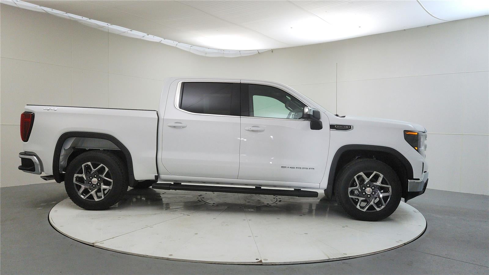 2026 GMC Sierra 1500 SLE - Photo 8
