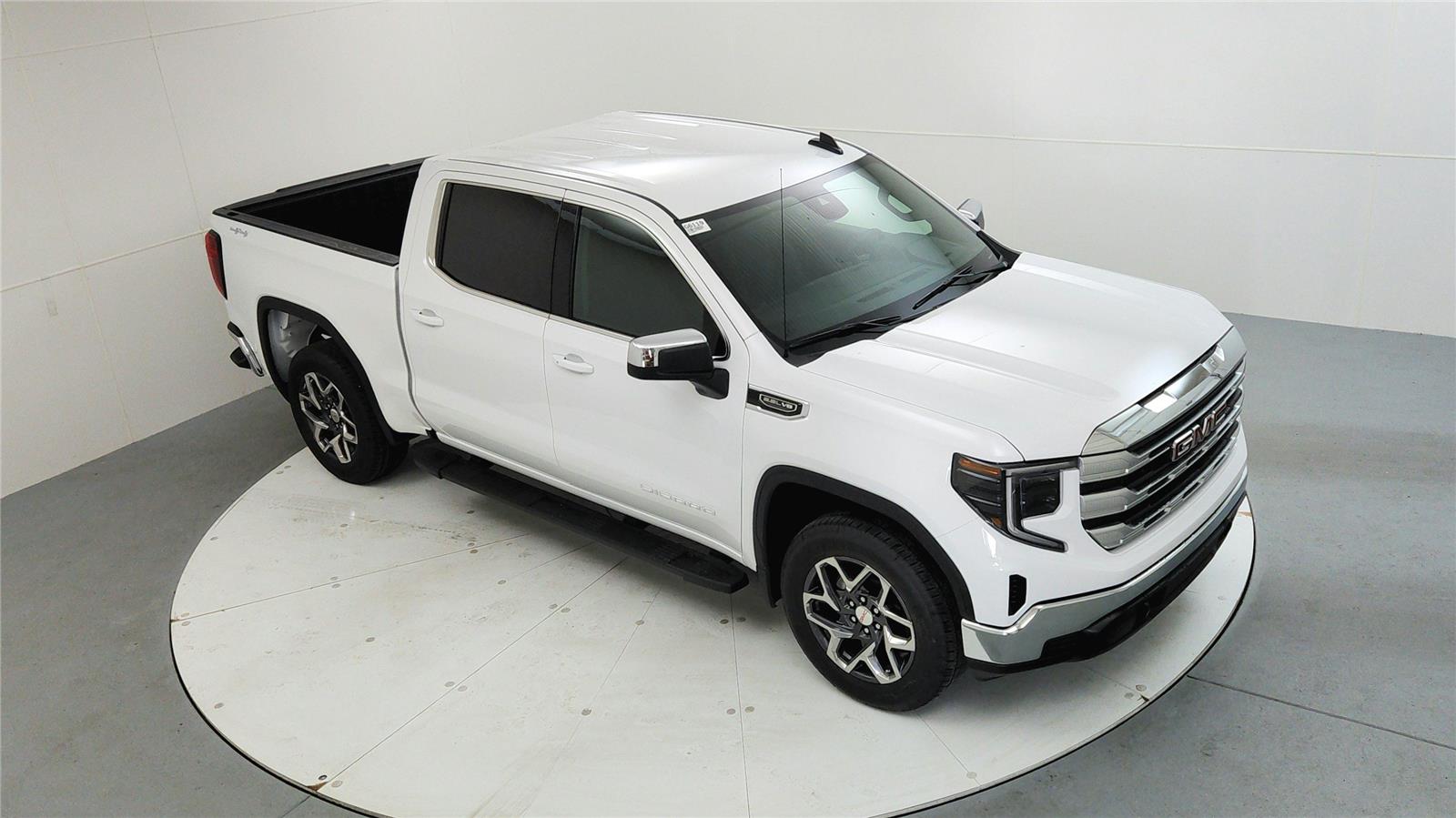 2026 GMC Sierra 1500 SLE - Photo 13