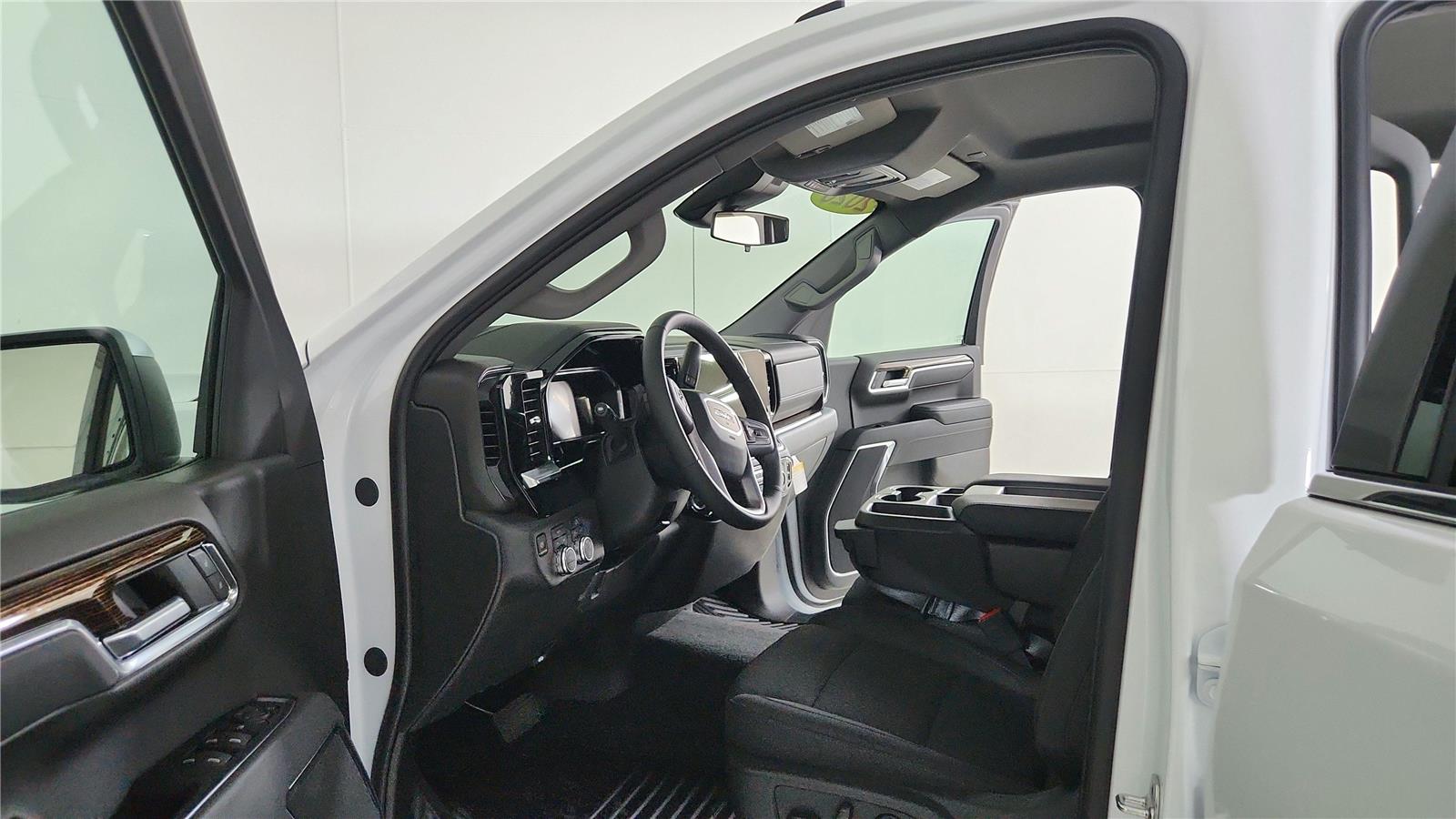 2026 GMC Sierra 1500 SLE - Photo 10