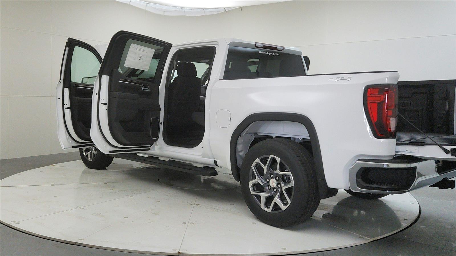 2026 GMC Sierra 1500 SLE - Photo 11