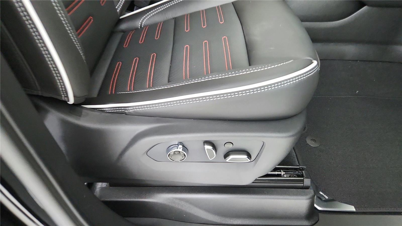 2026 GMC Yukon AT4 Ultimate - Photo 29