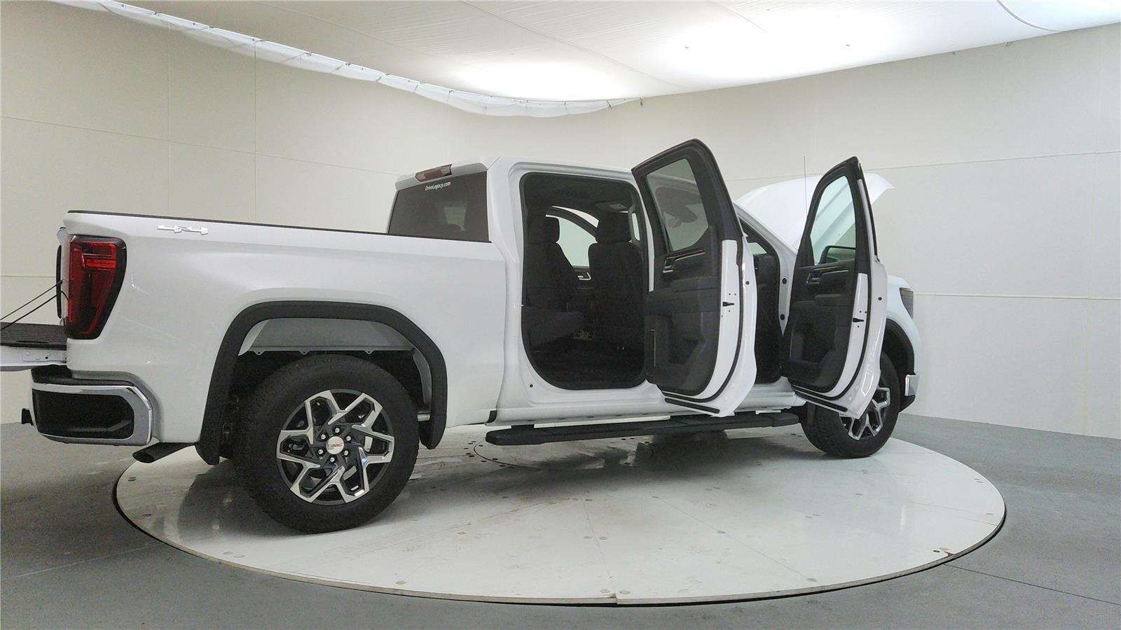 2026 GMC Sierra 1500 SLE - Photo 12