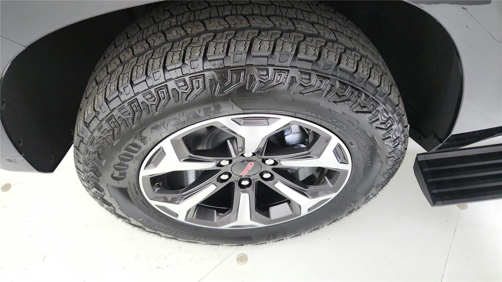 2026 GMC Yukon AT4 Ultimate - Photo 37