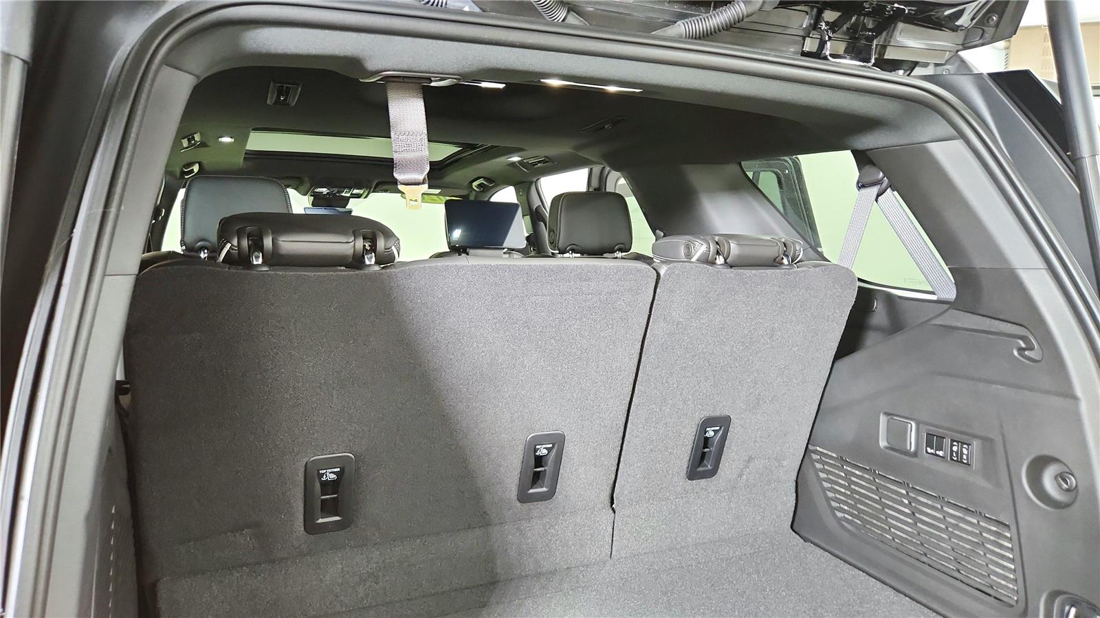 2026 GMC Yukon AT4 Ultimate - Photo 25