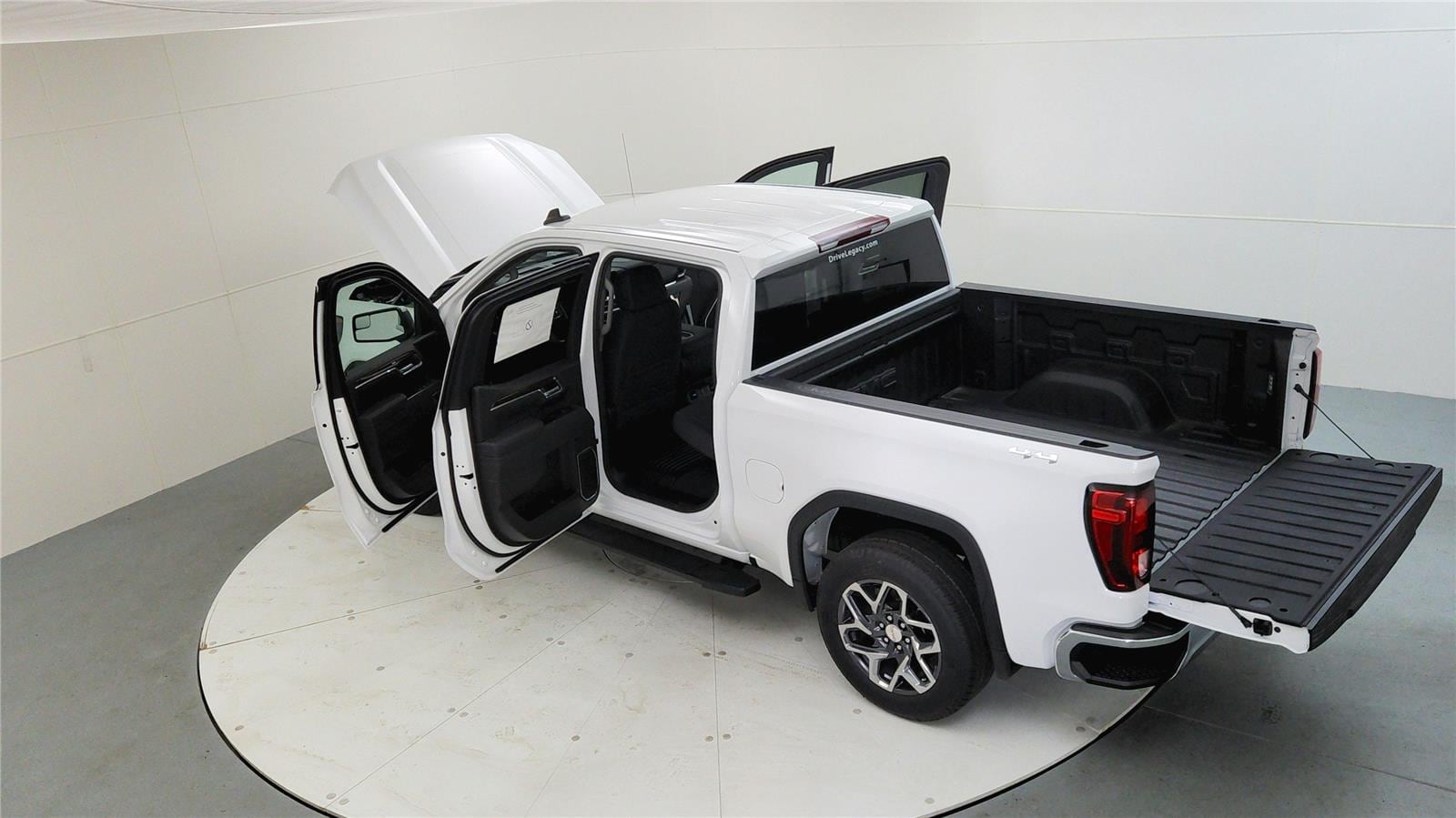 2026 GMC Sierra 1500 SLE - Photo 20