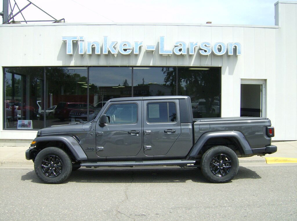 Used 2022 Jeep Gladiator Sport Truck Crew Cab
