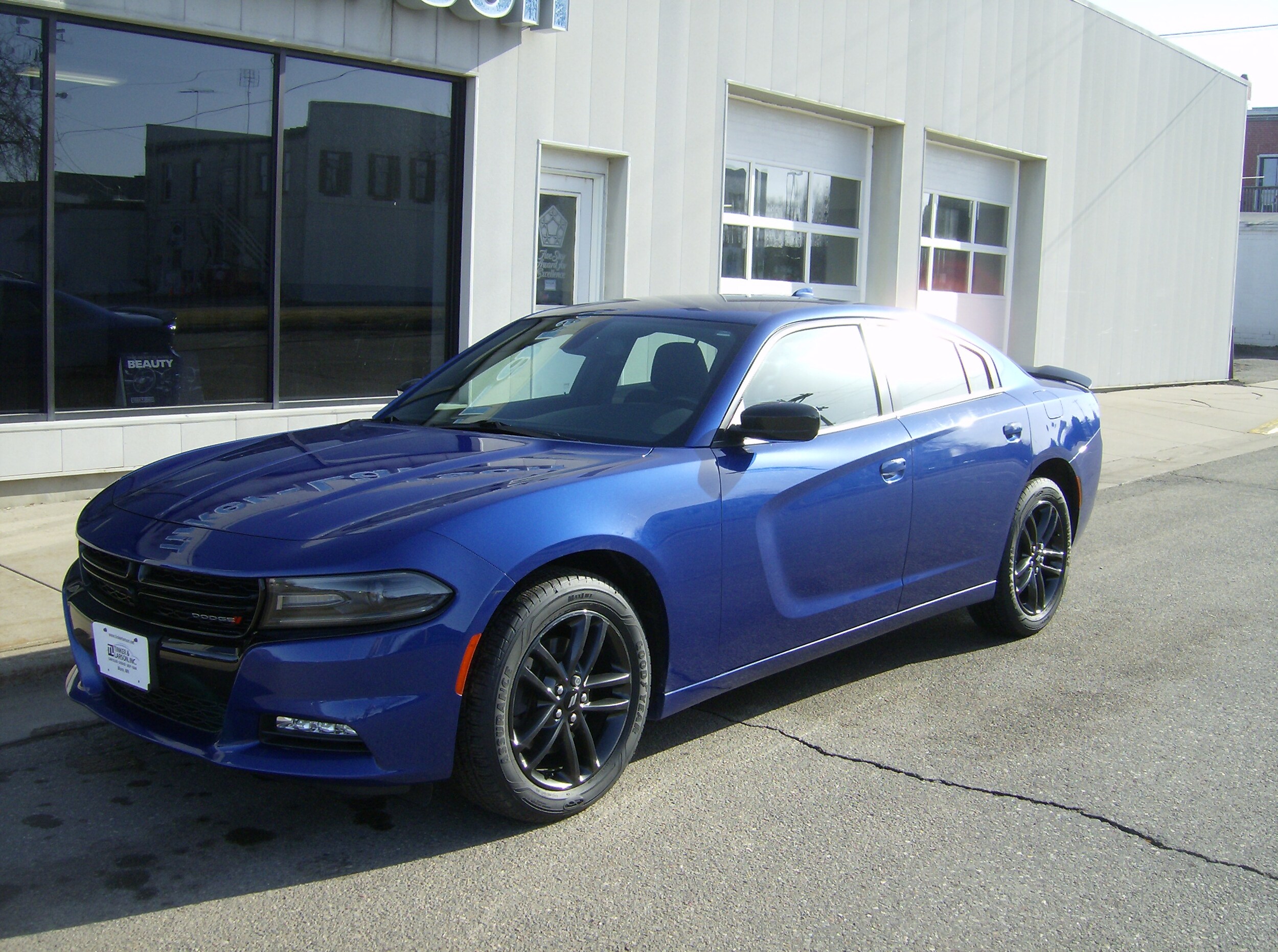 2019 Dodge Charger SXT photo 3