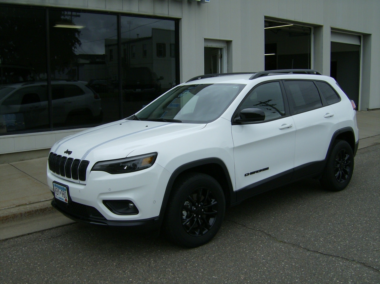 Used 2023 Jeep Cherokee Altitude Lux with VIN 1C4PJMMB9PD106125 for sale in Mora, Minnesota