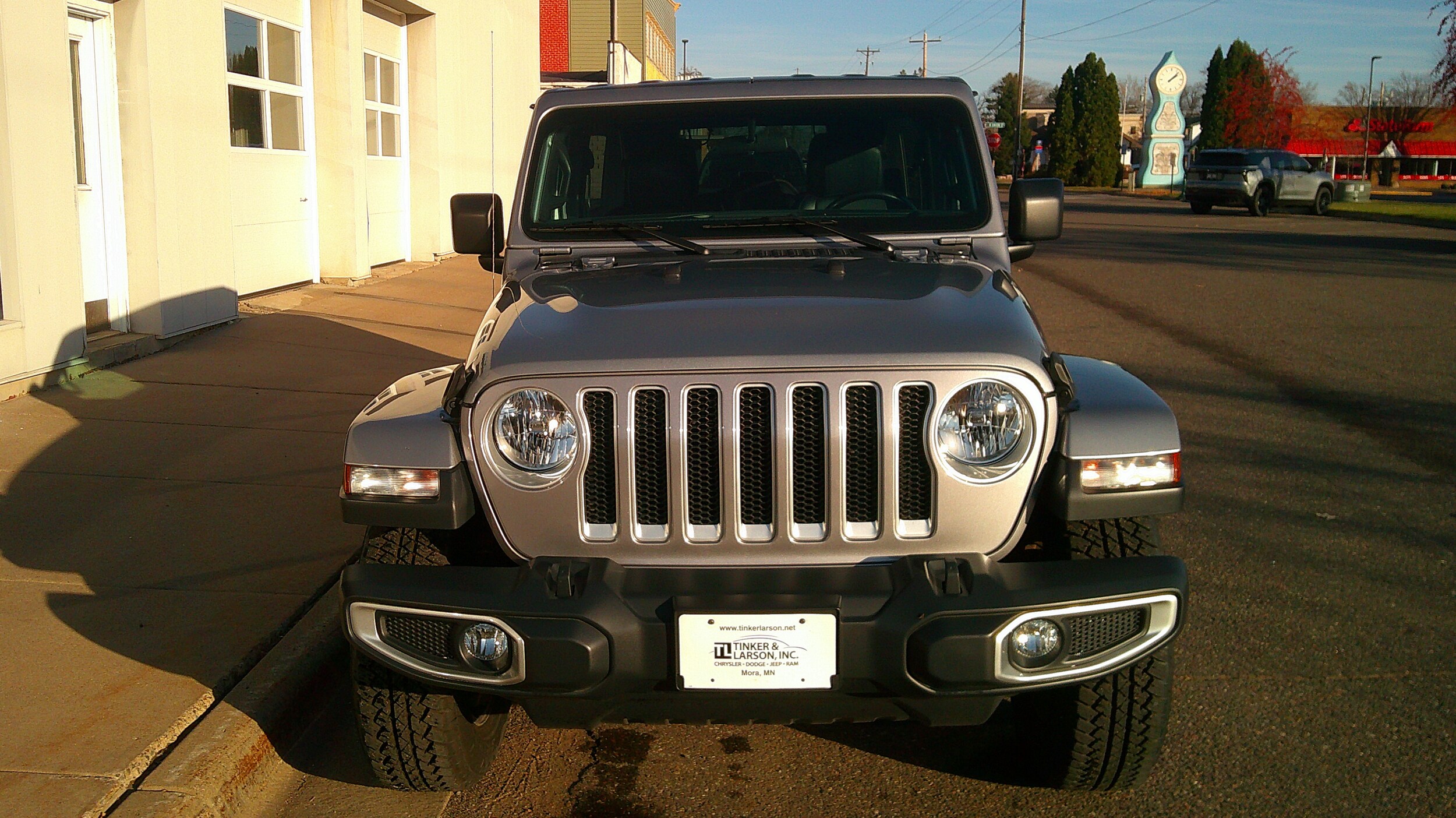 2020 Jeep Wrangler Unlimited Sahara photo 3