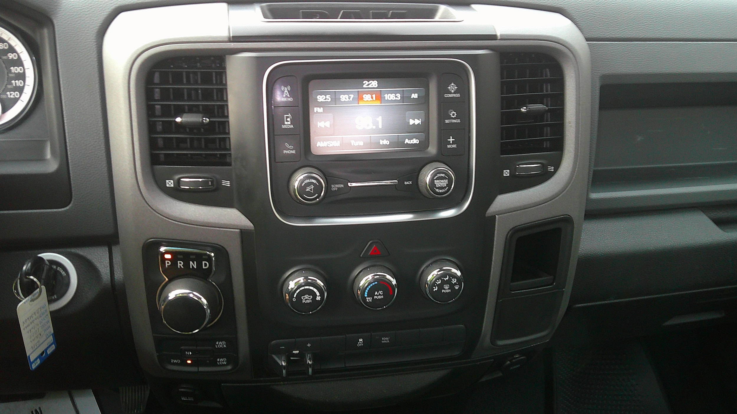 2019 RAM Ram 1500 Classic Express - Photo 11