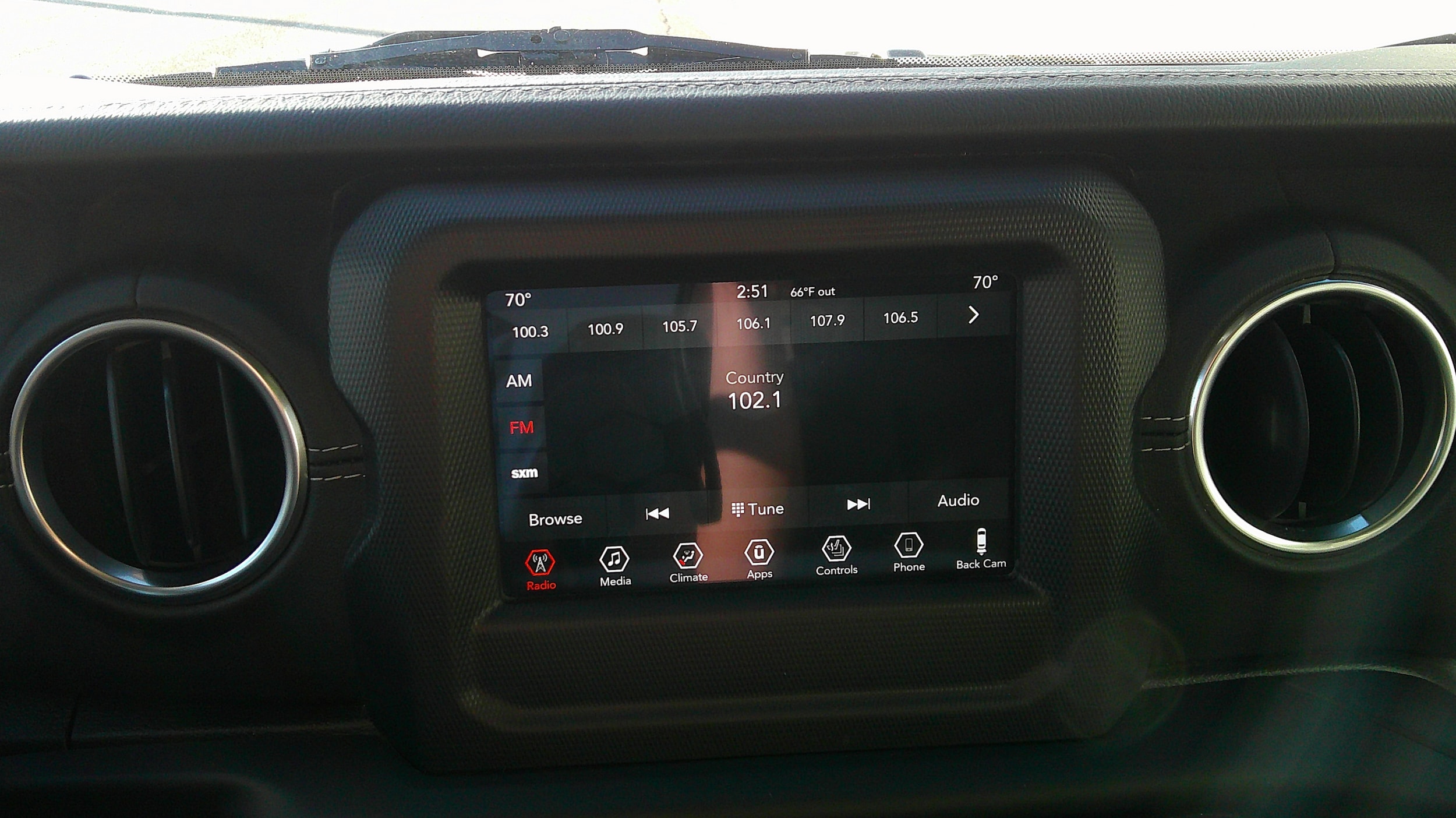 2020 Jeep Wrangler Unlimited Sahara - Photo 12
