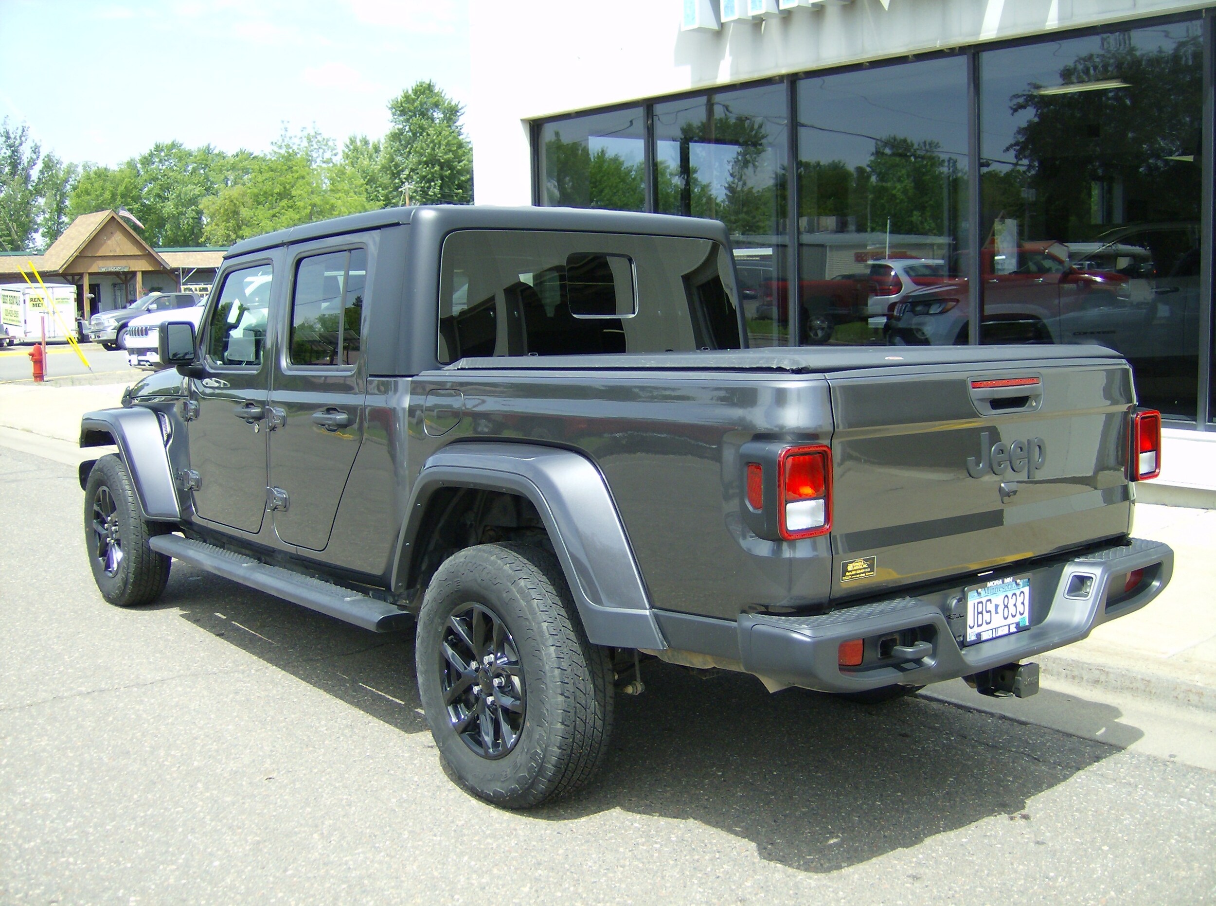 2022 Jeep Gladiator Sport photo 4