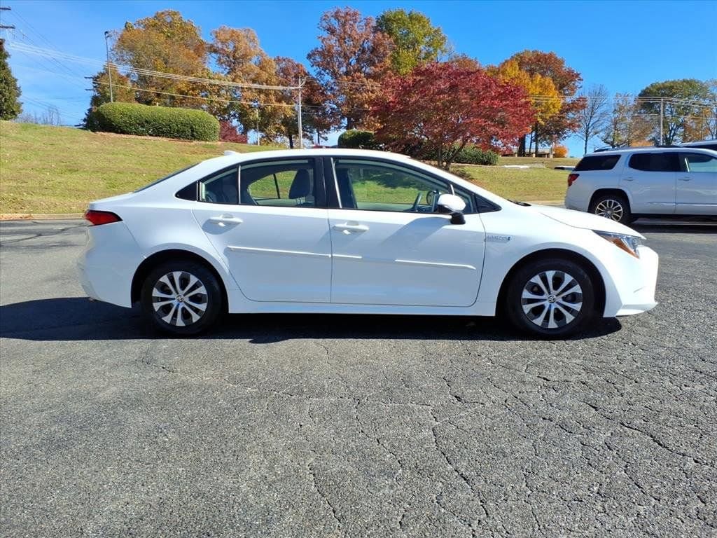 Used 2021 Toyota Corolla LE with VIN JTDEAMDE3MJ022154 for sale in Lynchburg, VA