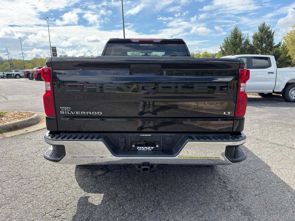 2022 Chevrolet Silverado 1500 LT photo 4