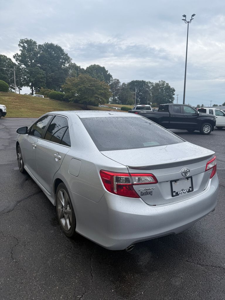2014 Toyota Camry photo 4