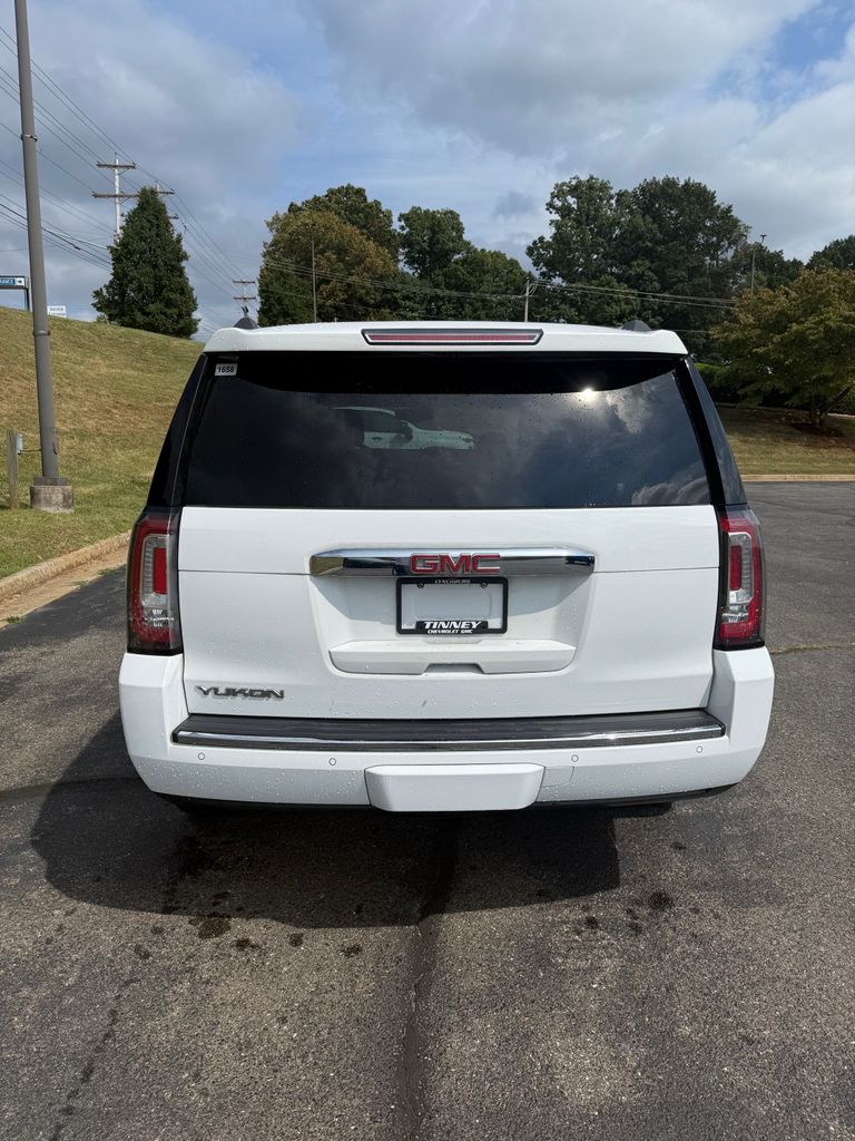 2017 Gmc Yukon Denali photo 4