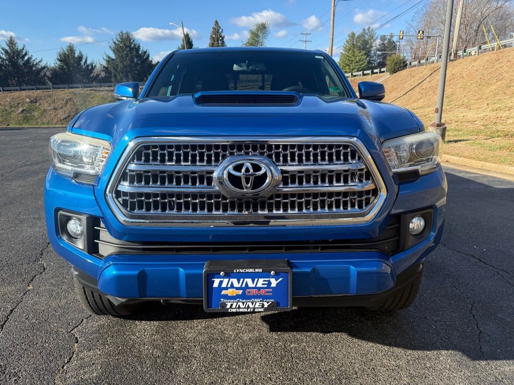 2016 Toyota Tacoma SR5 TRD Sport photo 2