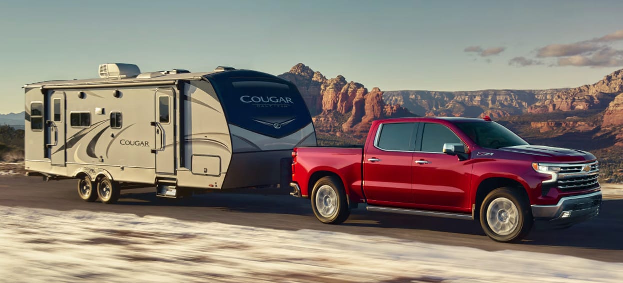 Chevy Silverado towing fifth wheel rv