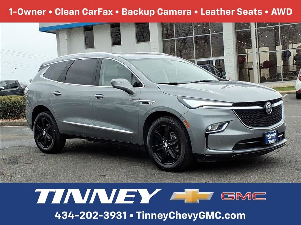 2023 Buick Enclave Essence's photo