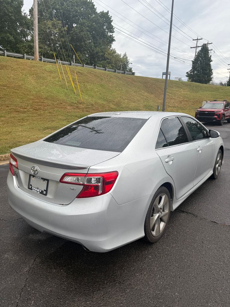 2014 Toyota Camry photo 2