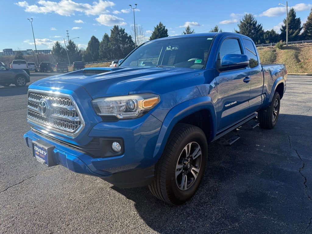 2016 Toyota Tacoma SR5 TRD Sport photo 3