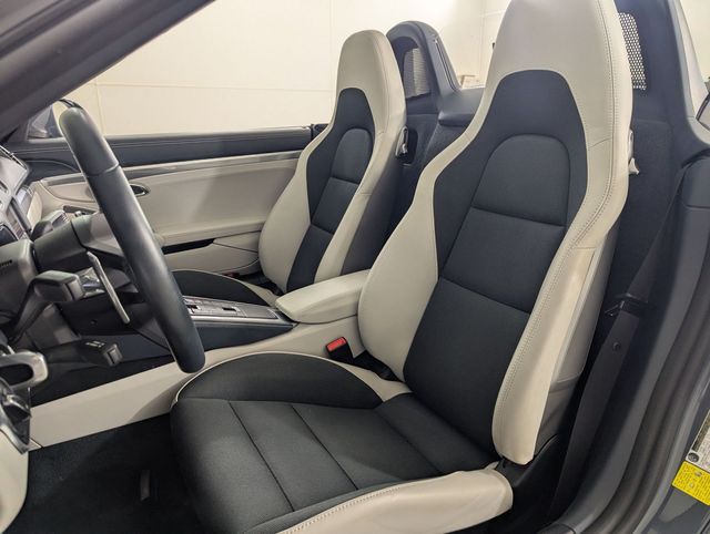 2018 Porsche 718 10