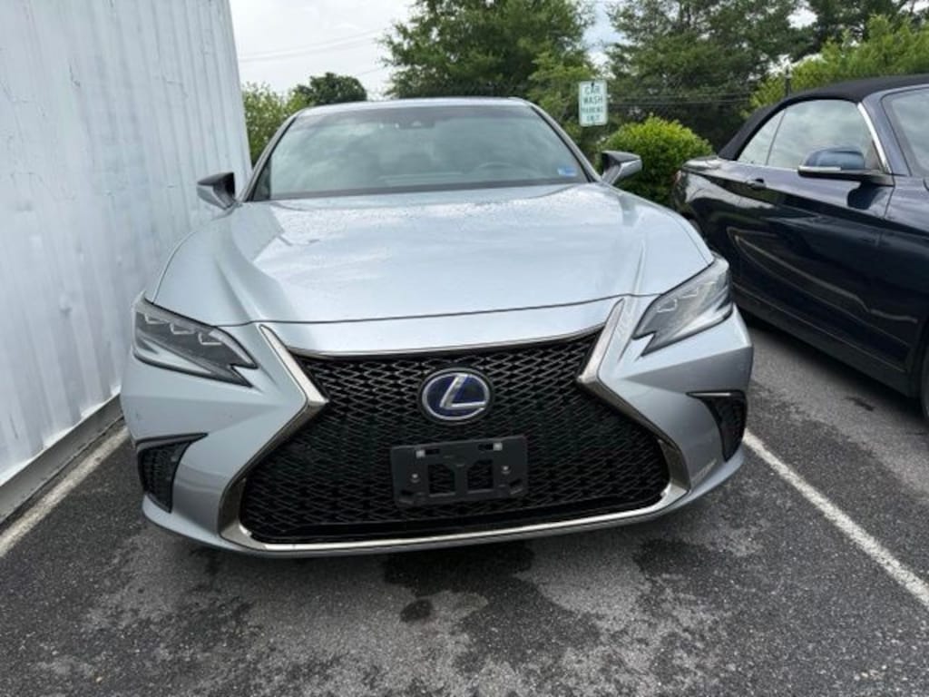 Used 2022 Lexus ES 300h Sedan