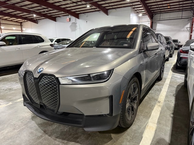 2023 BMW iX Base's photo