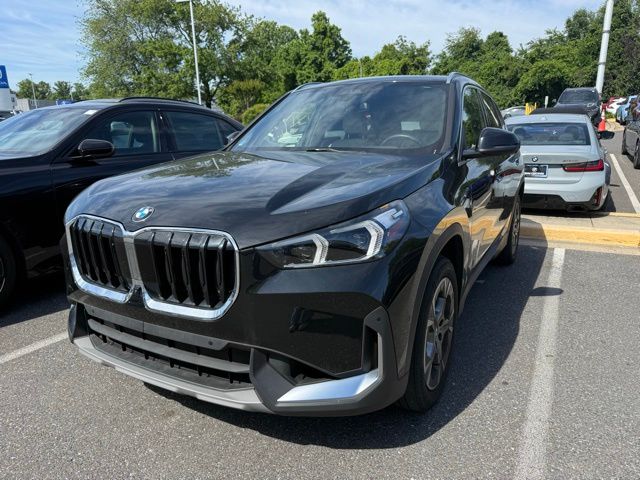 2023 BMW X1's photo