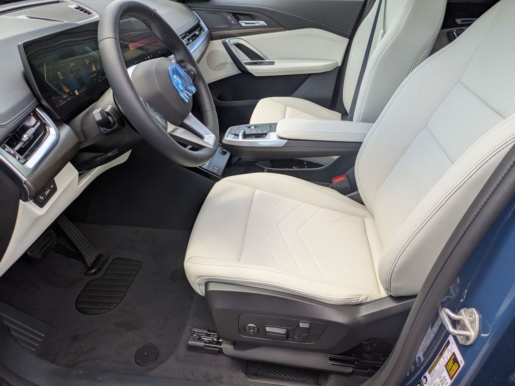 2026 BMW X1 28i - Photo 9