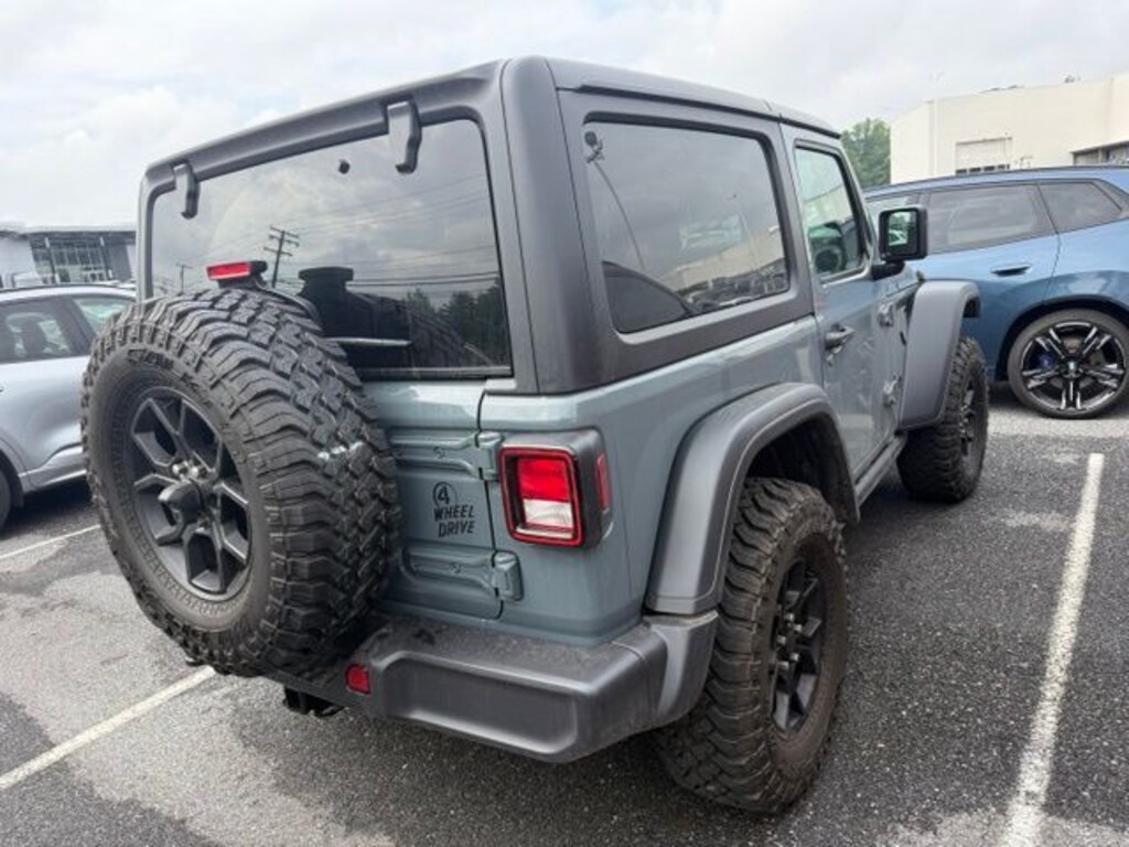 Used 2025 Jeep Wrangler Willys SUV