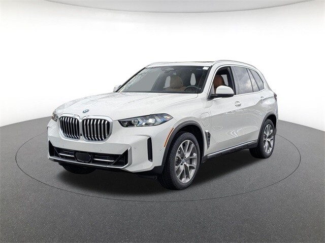 2026 BMW X5 50e's photo