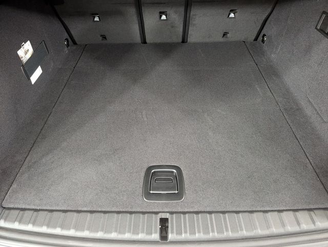 2026 BMW iX 60 - Photo 22