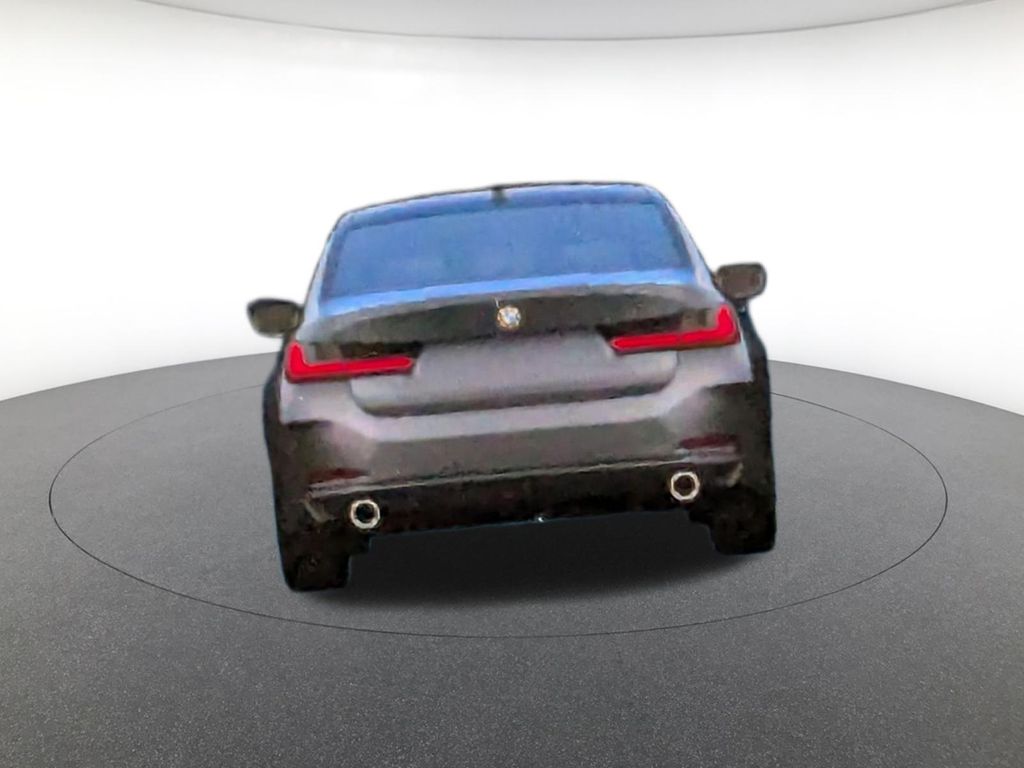 2025 BMW 3 Series 330i - Photo 7