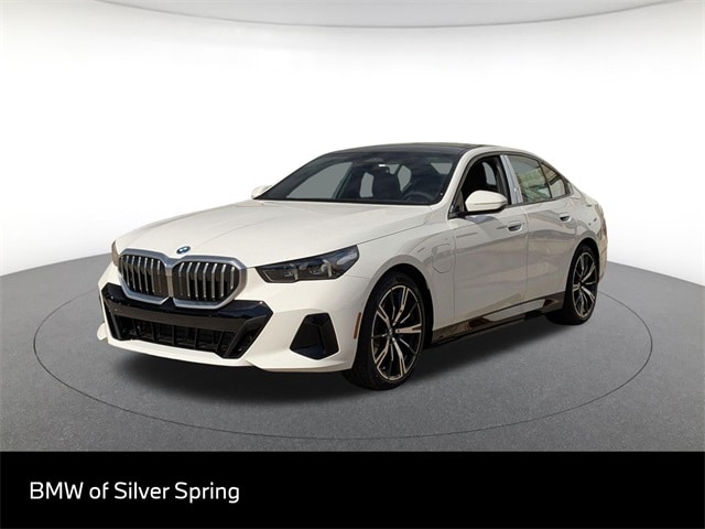 2026 BMW 5 Series 550's photo