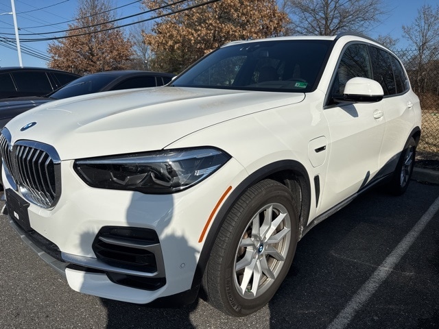 2023 BMW X5 45e's photo