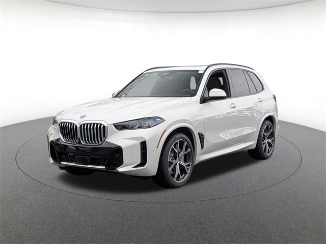 2026 BMW X5 50e's photo