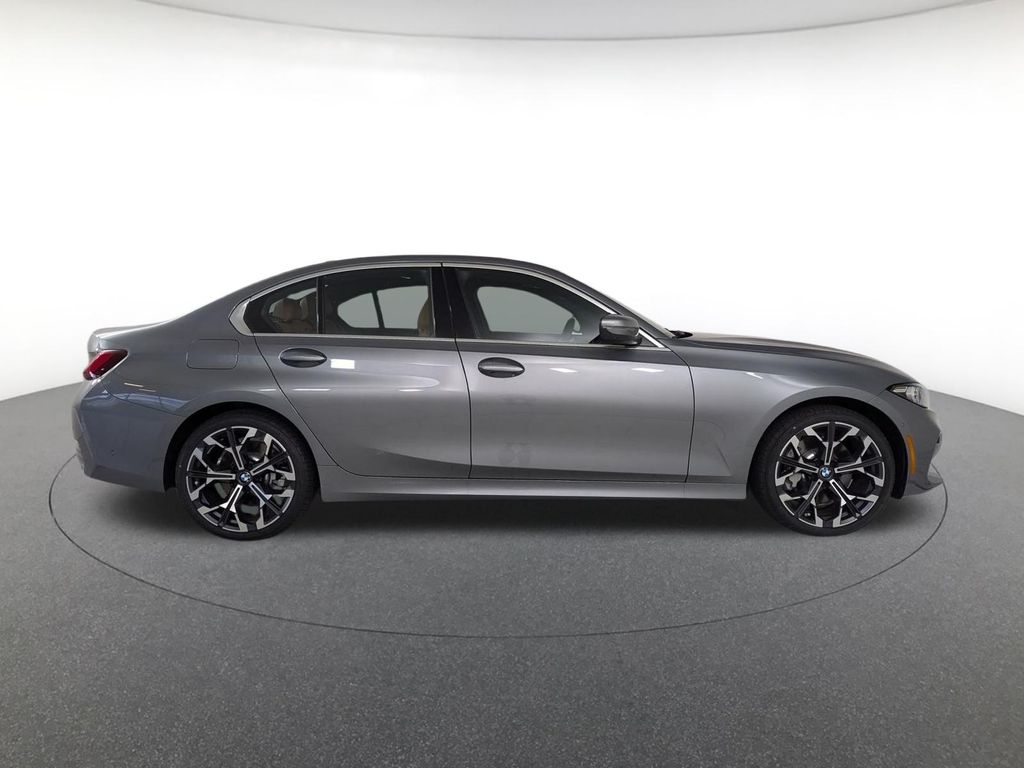 2025 BMW 3 Series 330i - Photo 4