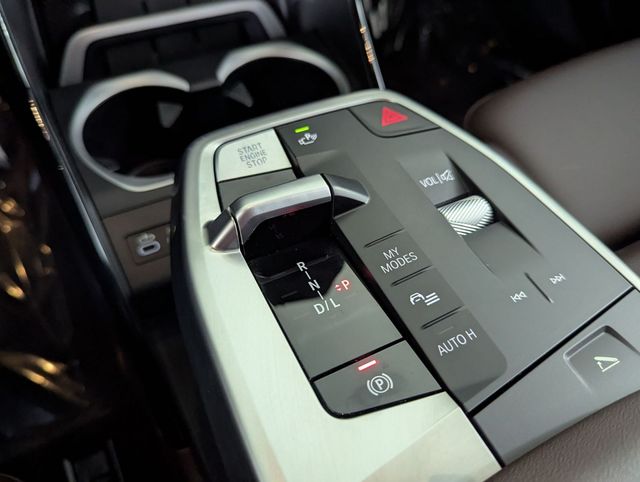 2025 BMW X1 28i - Photo 12