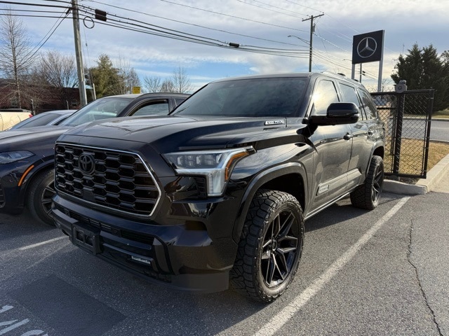 2024 Toyota Sequoia Platinum's photo