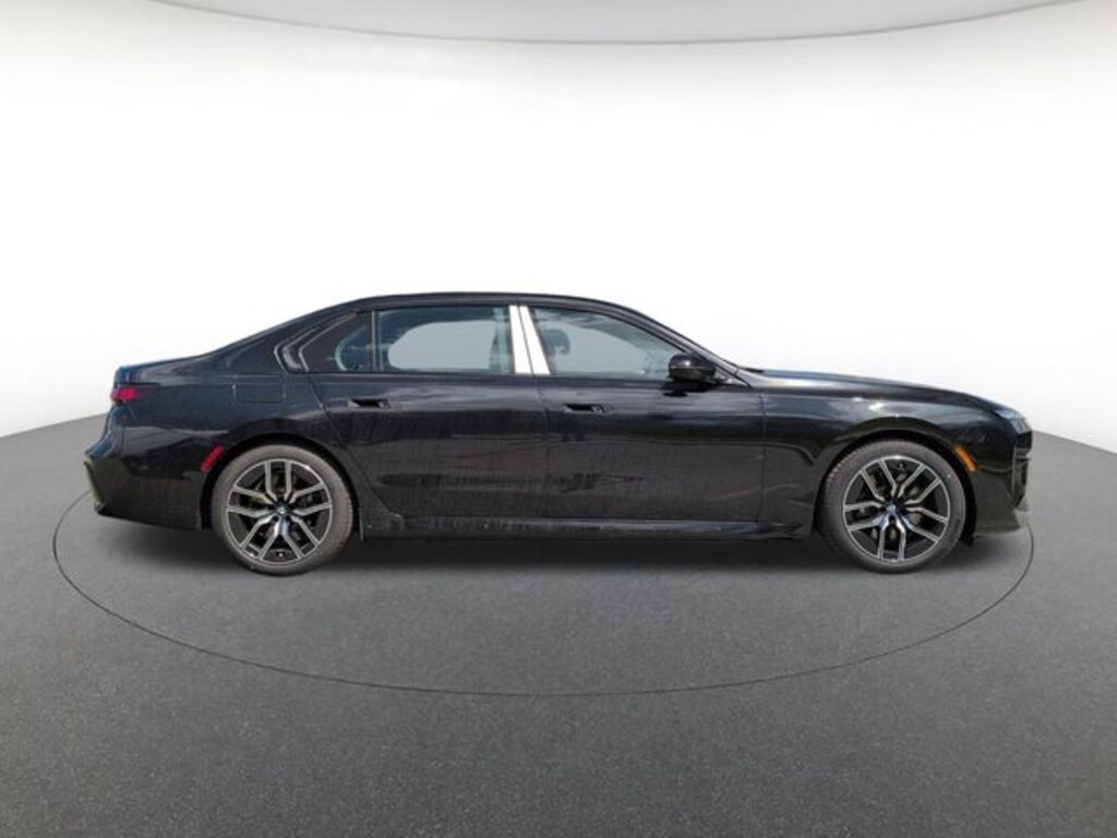 New 2026 BMW 750e xDrive Sedan