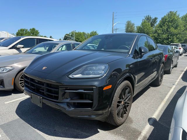 2025 Porsche Cayenne -'s photo