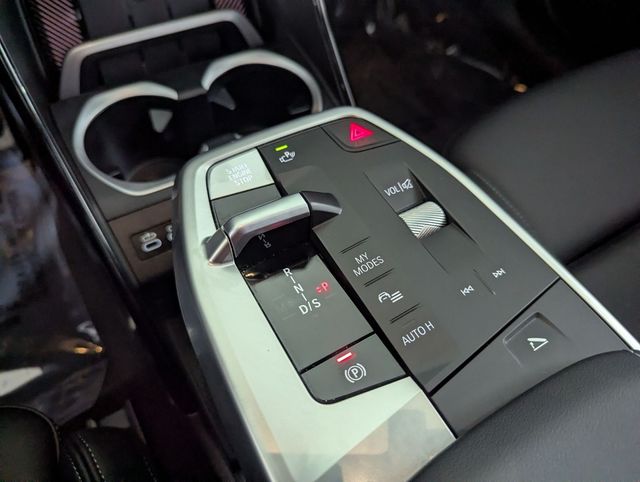2025 BMW X1 28i - Photo 12
