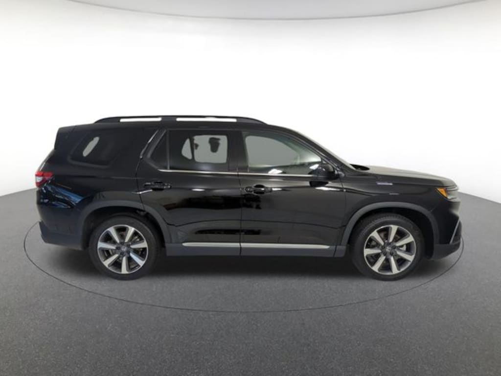 Used 2025 Honda Pilot Elite SUV