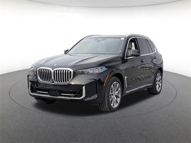 2026 BMW X5 50e's photo