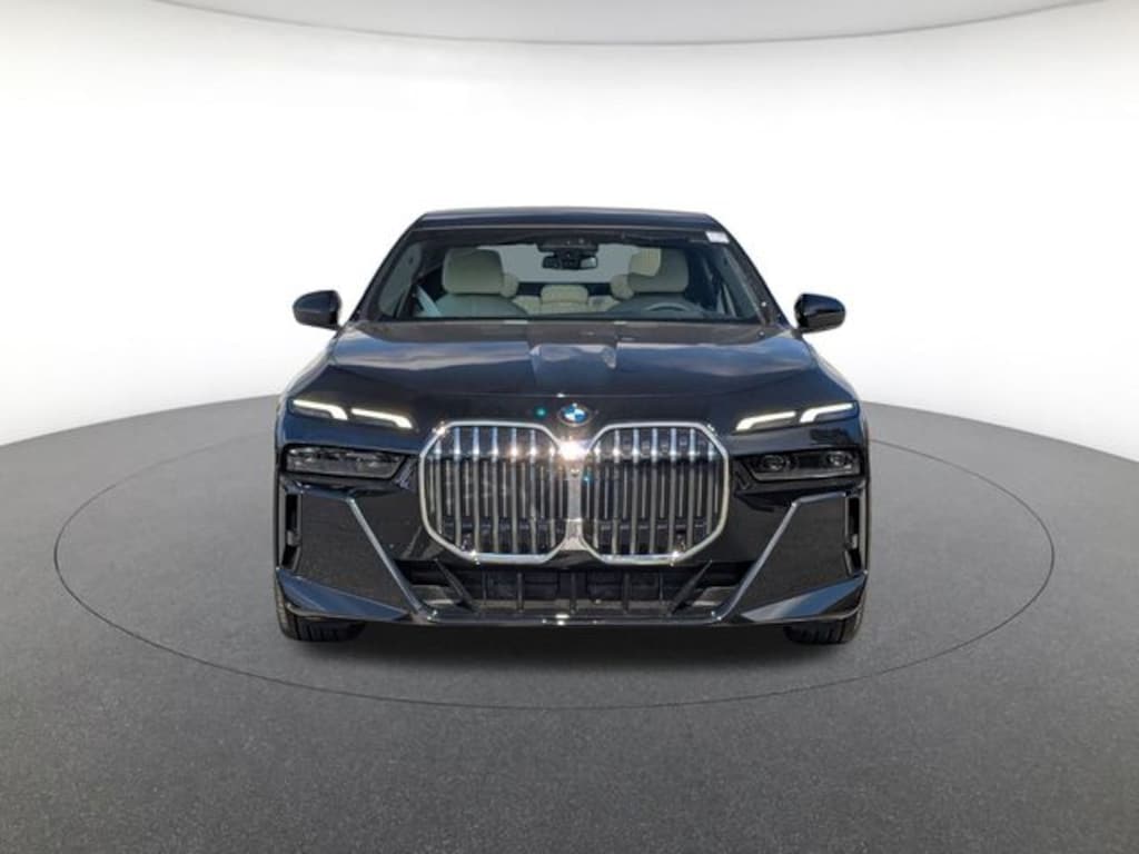 New 2026 BMW 740i xDrive Sedan