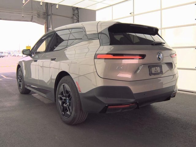 2025 Bmw iX photo 3