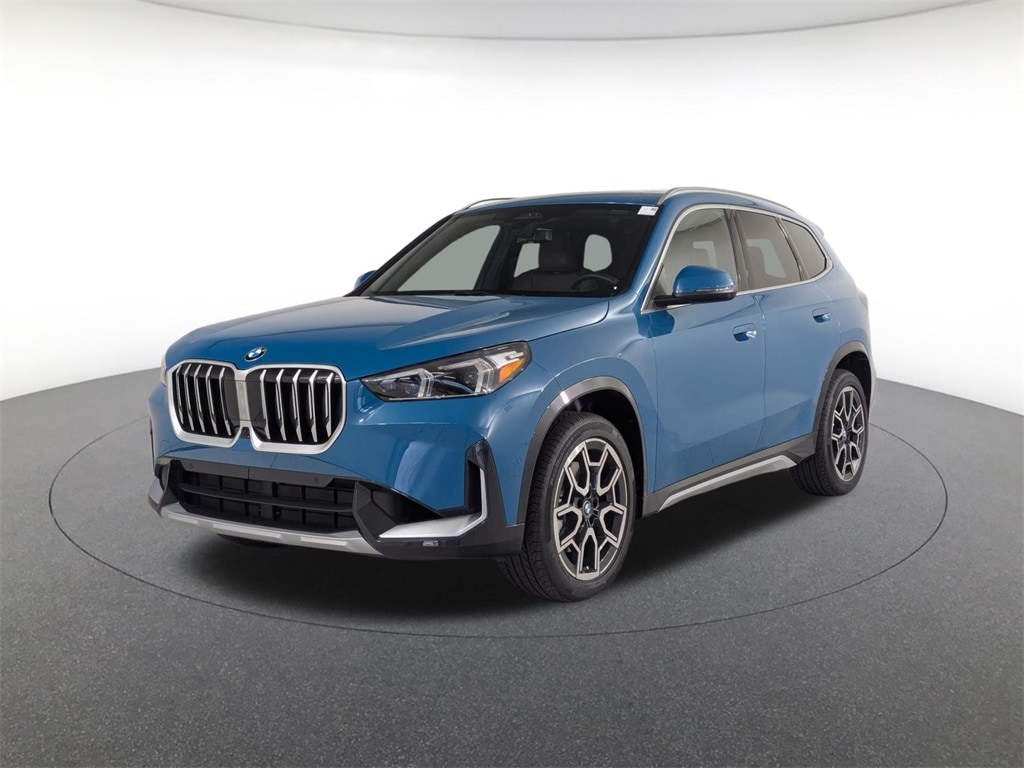 2025 BMW X1 28i's photo