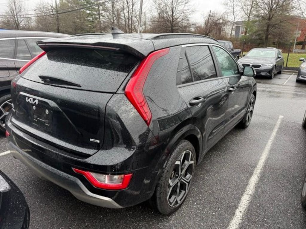 Used 2023 Kia Niro EX Touring SUV